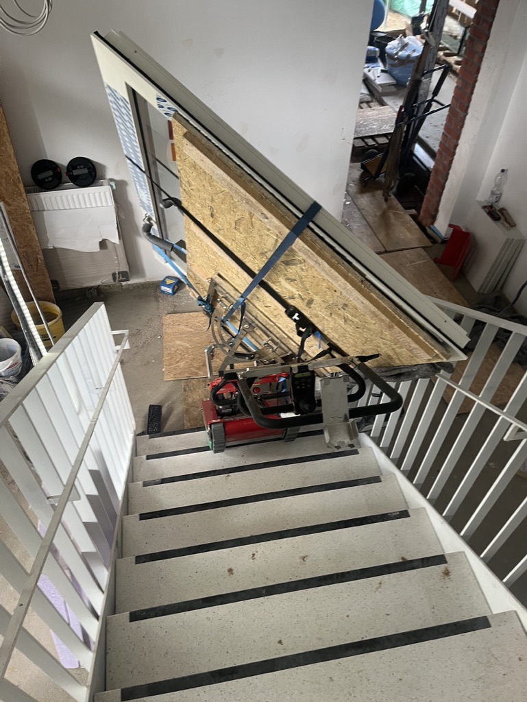 Sicherheitstür Transport mit New Skipper und Tür/Fensteraufsatz